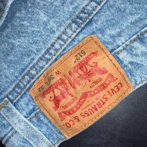 Levi's Men's Light Wash Straight Jeans with Leather Patch